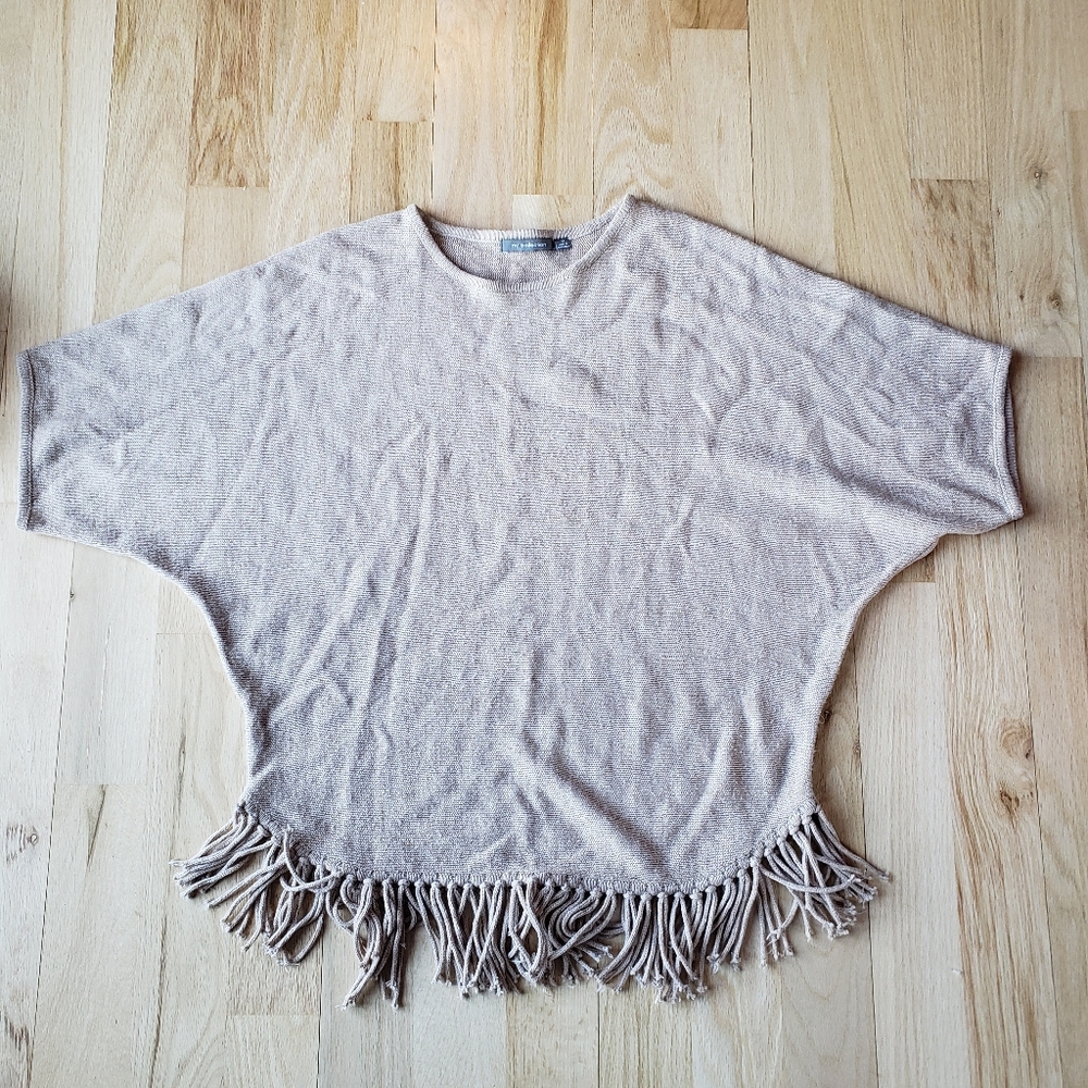 Short sleeve knit sweater